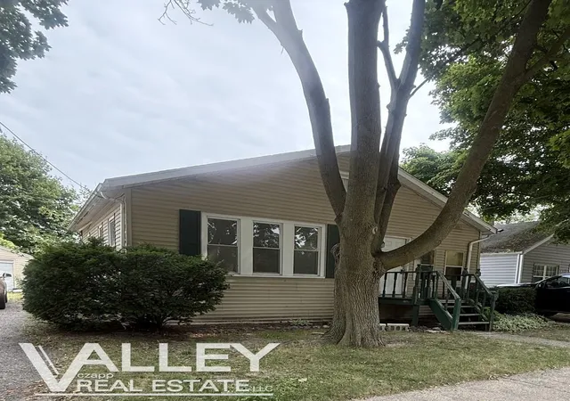 Photo 1 of Single family home for sale at 3326 Court St, Saginaw City Saginaw, MI 48602 | MLS# 61050220434 | Listing updated on 2026-09-14