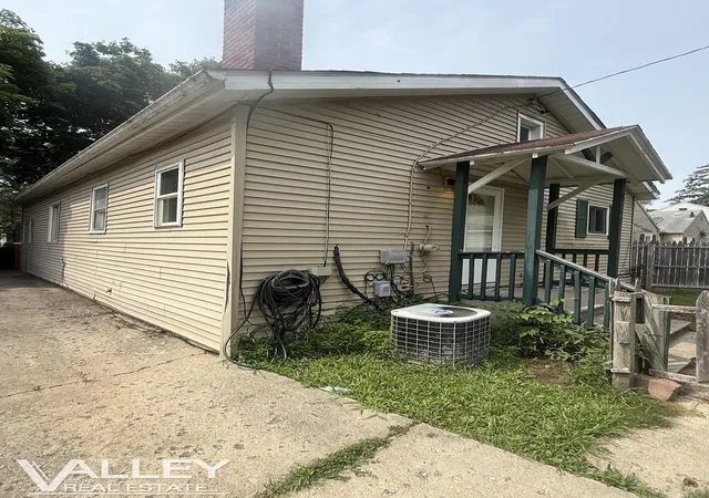 Photo 3 of Single family home for sale at 3326 Court St, Saginaw City Saginaw, MI 48602 | MLS# 61050220434 | Listing updated on 2026-09-14