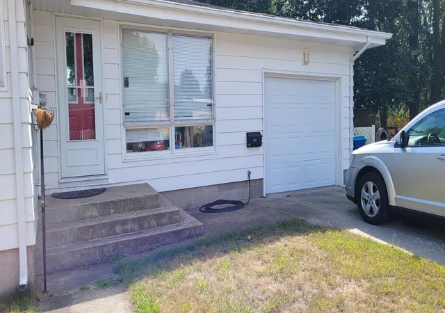 Photo 4 of Single family home for sale at 419 N Washington Ave, Ludington, MI 49431 | MLS# 67026046355 | Listing updated on 2026-09-10