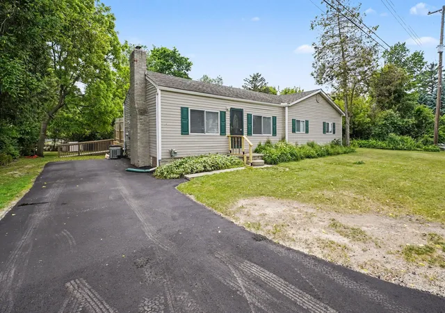 Photo 3 of Single family home for sale at 3472 Esson Dr, Grand Blanc, MI 48439 | MLS# 81026046350 | Listing updated on 2026-09-05