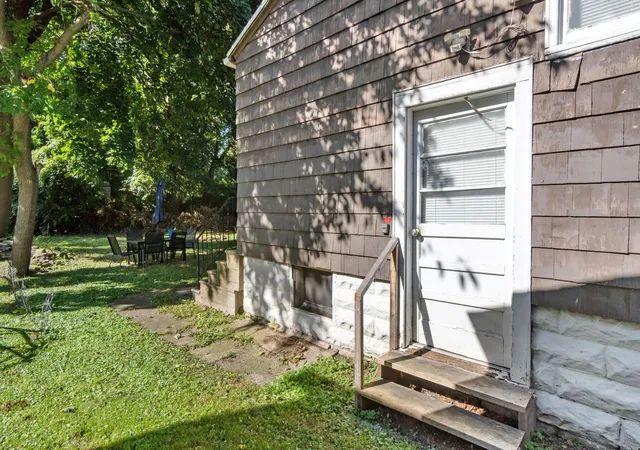 Photo 3 of Multi family home for sale at 327 Van Buren St, Jackson, MI 49201 | MLS# 55026046349 | Listing updated on 2026-09-12
