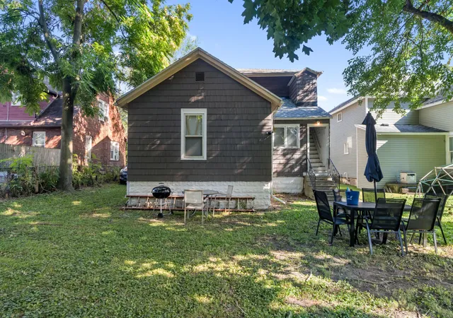 Listing Photo 4 - Condo for sale in building located at 327 Van Buren St, Jackson, MI 49201