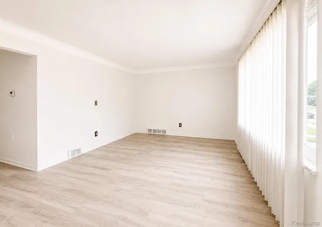 Photo 3 of Single family home for sale at 7140 Iowa St, Hamtramck, MI 48212 | MLS# 20261070191 | Listing updated on 2026-09-02