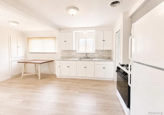 Photo 4 of Single family home for sale at 7140 Iowa St, Hamtramck, MI 48212 | MLS# 20261070191 | Listing updated on 2026-09-02