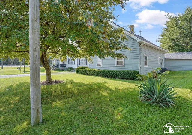Photo 2 of Single family home for sale at 1349 W Samaria Rd, Temperance, MI 48182 | MLS# 57050220438 | Listing updated on 2026-09-08