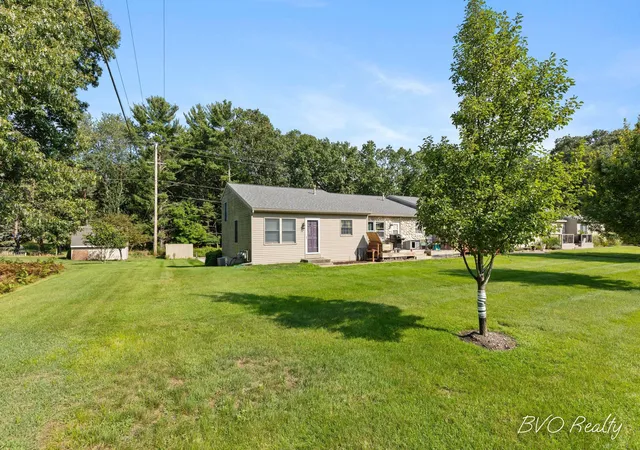 Photo 3 of Condo for sale at 18210 Mohawk Dr #6, Spring Lake, MI 49456 | MLS# 65026046367 | Listing updated on 2026-09-03