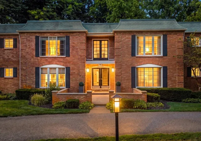 Condo for sale at 1750 Tiverton Rd, Bloomfield Hills, MI 48304 | MLS# 81026046368