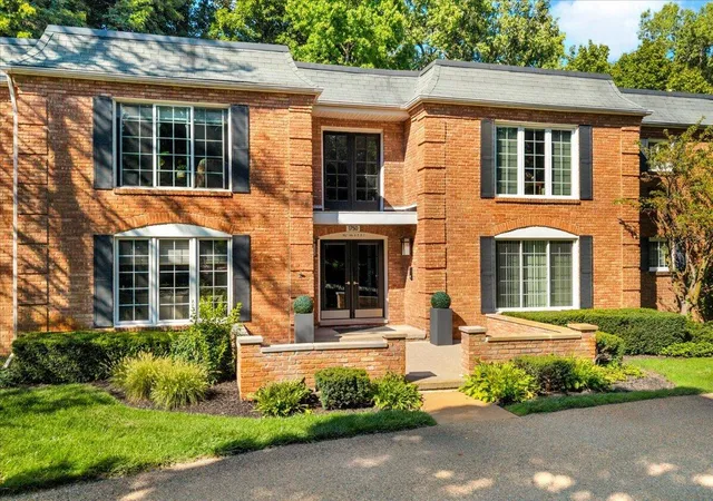Photo 2 of Condo for sale at 1750 Tiverton Rd, Bloomfield Hills, MI 48304 | MLS# 81026046368 | Listing updated on 2026-09-10