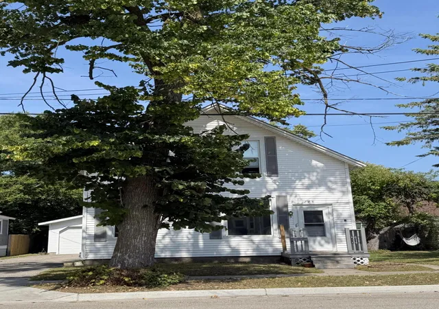 Photo 2 of Single family home for sale at 278 2nd Avenue, Manistee, MI 49660 | MLS# 67026046362 | Listing updated on 2026-09-14
