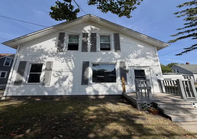 Photo 3 of Single family home for sale at 278 2nd Avenue, Manistee, MI 49660 | MLS# 67026046362 | Listing updated on 2026-09-14