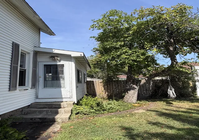 Photo 3 of Single family home for sale at 278 2nd Avenue, Manistee, MI 49660 | MLS# 67026046362 | Listing updated on 2026-09-14