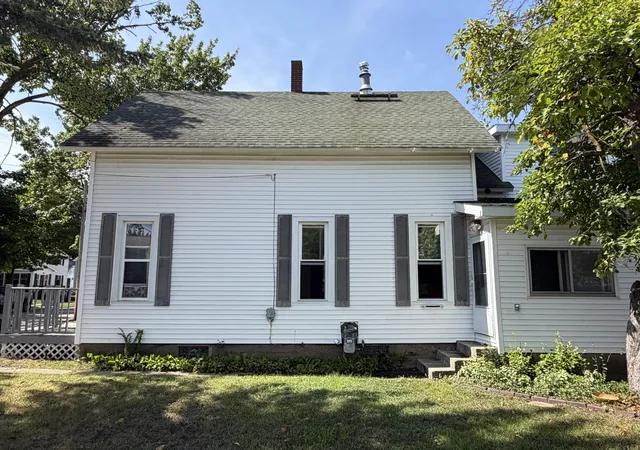 Photo 4 of Single family home for sale at 278 2nd Avenue, Manistee, MI 49660 | MLS# 67026046362 | Listing updated on 2026-09-14