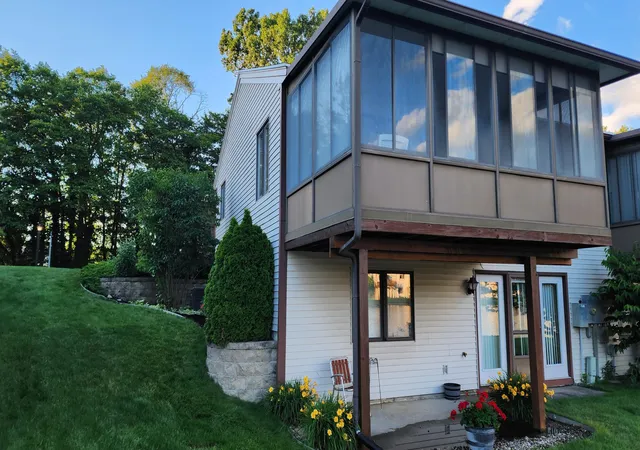 Photo 2 of Condo for sale at 1136 Sw Bayshore Dr, Byron Center, MI 49315 | MLS# 67026046373 | Listing updated on 2026-09-01