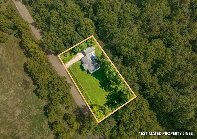 Photo 3 of Single family home for sale at 11441 Crampton Rd, Hillsdale, MI 49242 | MLS# 53026046371 | Listing updated on 2026-09-01