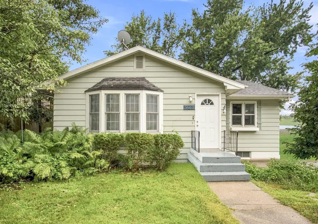 Photo 1 of Single family home for sale at 923 Bell Ave, New Buffalo, MI 49117 | MLS# 69026046375 | Listing updated on 2026-09-01