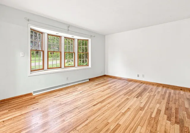 Photo 4 of Single family home for sale at 923 Bell Ave, New Buffalo, MI 49117 | MLS# 69026046375 | Listing updated on 2026-09-01