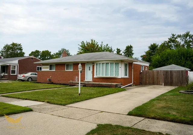 Photo 3 of Single family home for sale at 36005 Lucerne St, Clinton Township, MI 48035 | MLS# 81026046377 | Listing updated on 2026-09-03