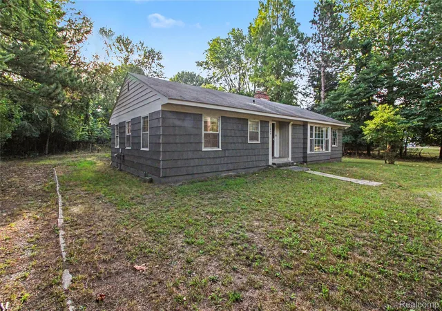 Photo 2 of Single family home for sale at 22806 Carleton Ave, Southfield, MI 48033 | MLS# 20261070205 | Listing updated on 2026-09-03