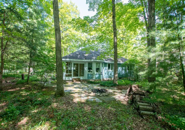 Photo 3 of Single family home for sale at 4804 S Green Ct, Cedar, MI 49621 | MLS# 78080073095 | Listing updated on 2026-09-06