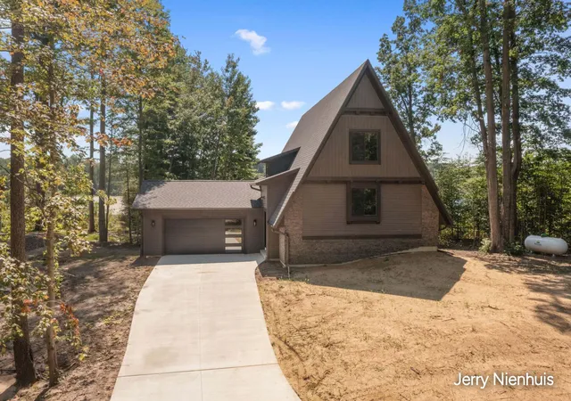 Photo 2 of Single family home for sale at 3732 Schermerhorn Lake Dr, Allegan, MI 49010 | MLS# 71026046381 | Listing updated on 2026-09-10