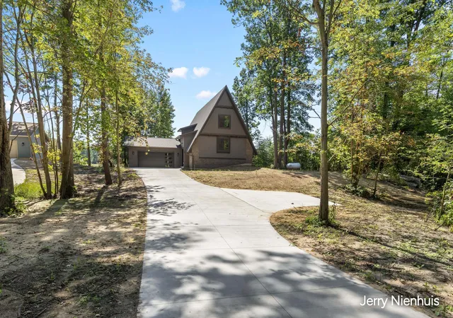 Photo 3 of Single family home for sale at 3732 Schermerhorn Lake Dr, Allegan, MI 49010 | MLS# 71026046381 | Listing updated on 2026-09-10