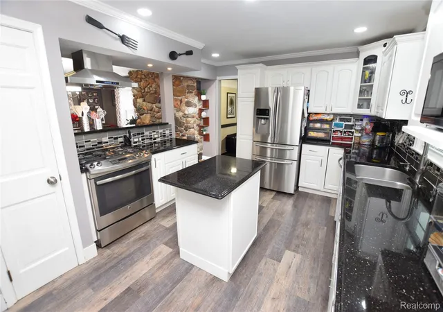Photo 3 of Single family home for sale at 4509 Hedgethorn Cir, Burton, MI 48509 | MLS# 20261070217 | Listing updated on 2026-09-03