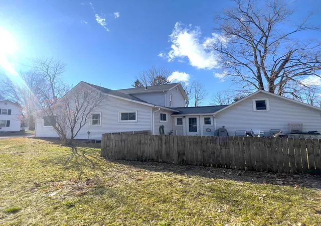 Photo 3 of Single family home for sale at 407 Barry St, Colon, MI 49040 | MLS# 68026046385 | Listing updated on 2026-09-01
