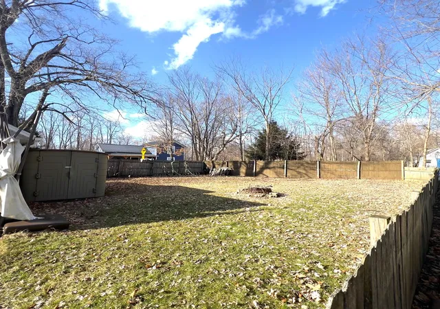 Photo 4 of Single family home for sale at 407 Barry St, Colon, MI 49040 | MLS# 68026046385 | Listing updated on 2026-09-01