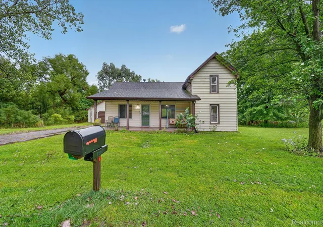 Photo 3 of Single family home for sale at 416 Thomas St, Holly, MI 48442 | MLS# 20261070225 | Listing updated on 2026-09-05