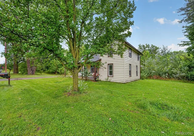 Photo 3 of Single family home for sale at 416 Thomas St, Holly, MI 48442 | MLS# 20261070225 | Listing updated on 2026-10-21