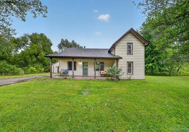 Photo 4 of Single family home for sale at 416 Thomas St, Holly, MI 48442 | MLS# 20261070225 | Listing updated on 2026-10-21