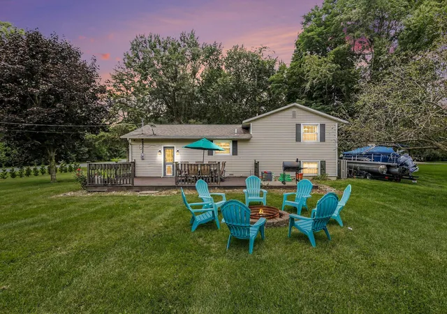 Photo 2 of Single family home for sale at 95427 Magician Lk Rd, Dowagiac, MI 49047 | MLS# 69026046392 | Listing updated on 2026-09-11