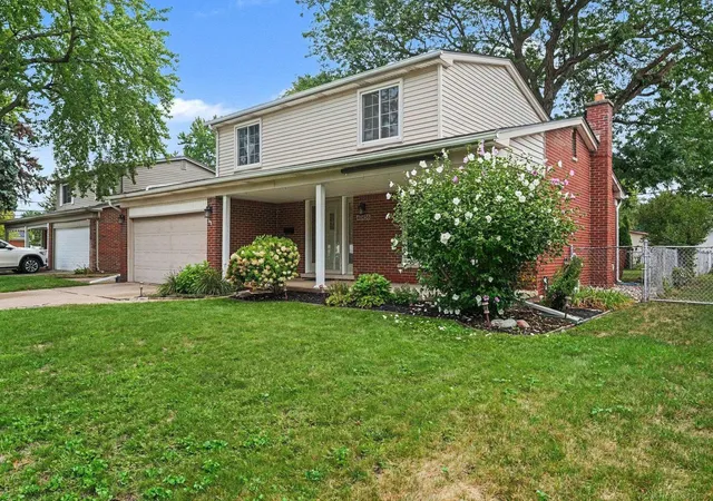 Photo 3 of Single family home for sale at 40456 Meade Pointe Dr, Sterling Heights, MI 48313 | MLS# 58050220451 | Listing updated on 2026-09-16