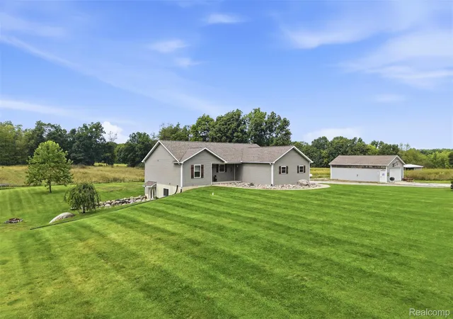 Photo 1 of Single family home for sale at 7433 Mabley Hl Rd, Fenton, MI 48430 | MLS# 20261070233 | Listing updated on 2026-09-06