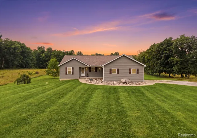 Photo 3 of Single family home for sale at 7433 Mabley Hl Rd, Fenton, MI 48430 | MLS# 20261070233 | Listing updated on 2026-09-06