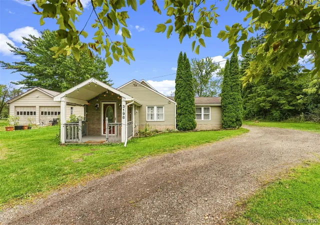 Photo 2 of Single family home for sale at 3198 E Grand Blanc Rd, Grand Blanc Charter Township Genesee, MI 48439 | MLS# 20261070235 | Listing updated on 2026-09-16