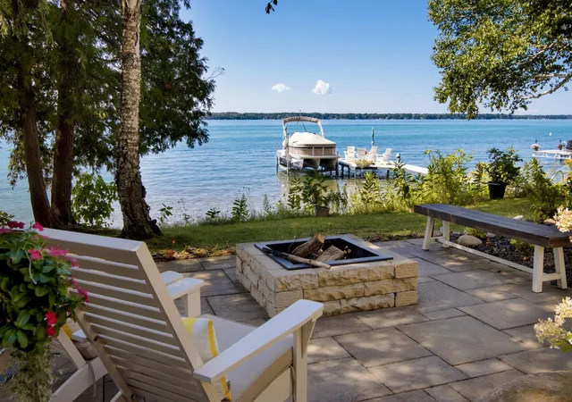 Photo 4 of Single family home for sale at 10888 Quin Sig A Mond Ln, Central Lake, MI 49622 | MLS# 78080073100 | Listing updated on 2026-09-10