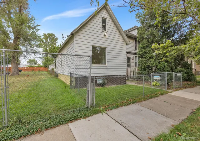 Photo 3 of Single family home for sale at 4450 Military St, Detroit, MI 48210 | MLS# 20261070250 | Listing updated on 2026-09-15