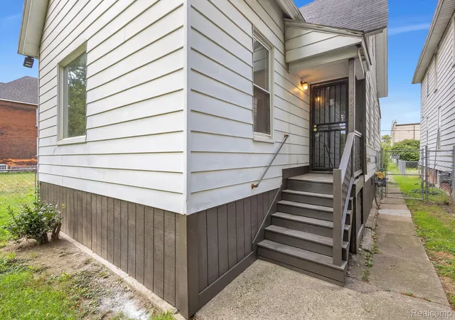 Photo 3 of Single family home for sale at 4450 Military St, Detroit, MI 48210 | MLS# 20261070250 | Listing updated on 2026-09-15