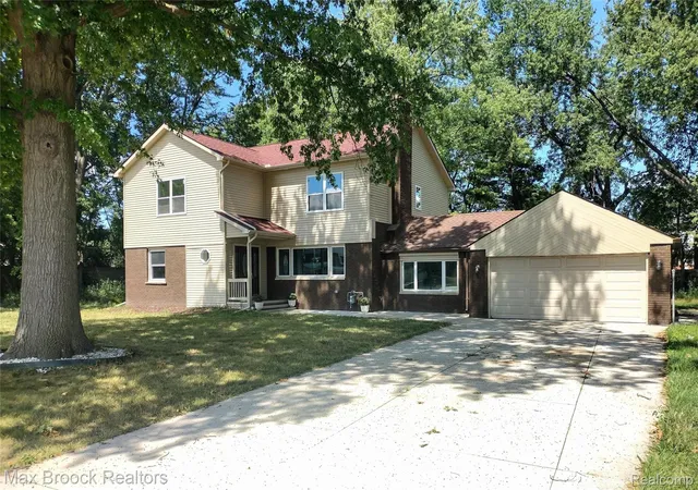 Photo 1 of Single family home for sale at 17348 Hilton St, Southfield, MI 48075 | MLS# 20261070262 | Listing updated on 2026-09-02