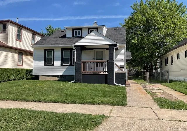 Photo 2 of Single family home for sale at 7235 Maxwell Ave, Warren, MI 48091 | MLS# 20261070267 | Listing updated on 2026-09-02