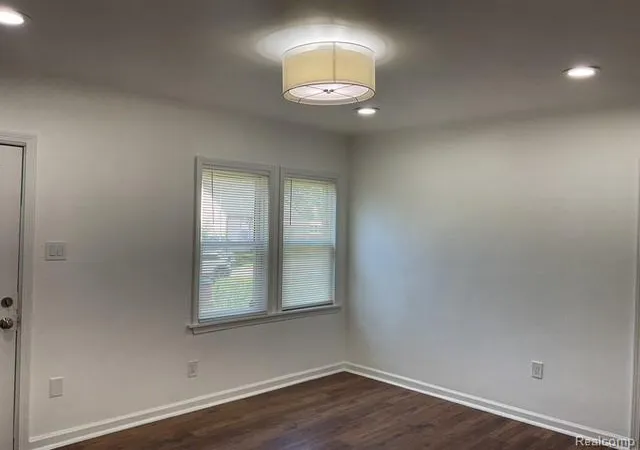 Photo 3 of Single family home for sale at 7235 Maxwell Ave, Warren, MI 48091 | MLS# 20261070267 | Listing updated on 2026-09-02