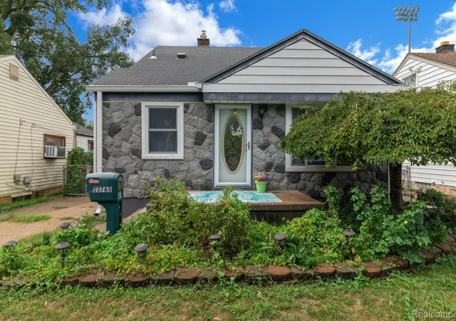 Photo 2 of Single family home for sale at 23765 Crossley Ave, Hazel Park, MI 48030 | MLS# 20261070272 | Listing updated on 2026-09-13
