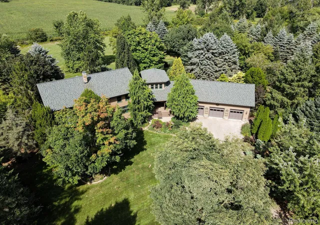 Photo 1 of Single family home for sale at 4701 E Allen Rd, Webberville, MI 48892 | MLS# 20261070274 | Listing updated on 2026-10-08