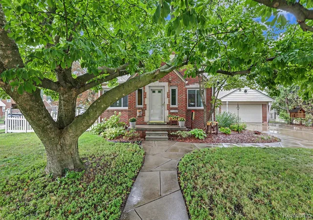 Photo 4 of Single family home for sale at 7136 Rosedale Blvd, Allen Park, MI 48101 | MLS# 20261070276 | Listing updated on 2026-09-23
