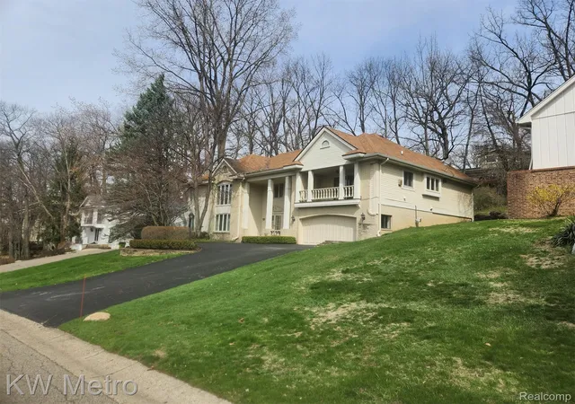 Photo 3 of Single family home for sale at 3086 Bloomfield Park, West Bloomfield, MI 48323 | MLS# 20261070277 | Listing updated on 2026-09-09