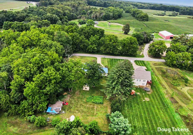Photo 4 of Single family home for sale at 538 108th Street, Caledonia, MI 49316 | MLS# 65026046414 | Listing updated on 2026-09-04