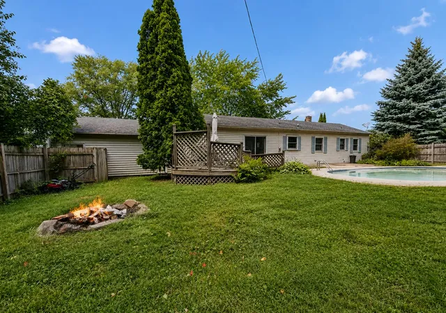 Photo 3 of Single family home for sale at 736 N Michigan St, Fremont, MI 49412 | MLS# 72026046412 | Listing updated on 2026-09-09