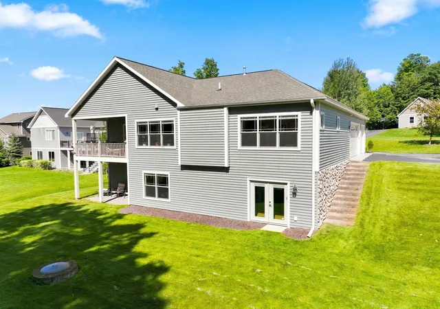 Photo 4 of Single family home for sale at 3173 Lake Meadows Cir, Traverse City, MI 49685 | MLS# 78080073104 | Listing updated on 2026-09-04