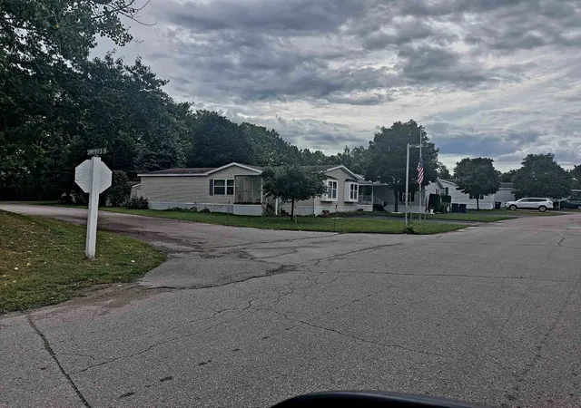 Photo 18 of Single family home for sale at 2374 Friendship Dr, Traverse City, MI 49686 | MLS# 78080073105 | Listing updated on 2026-09-04